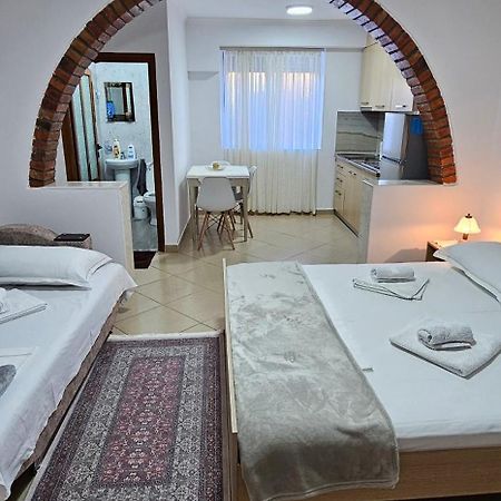 Aliaj Guest House Berat Exterior foto