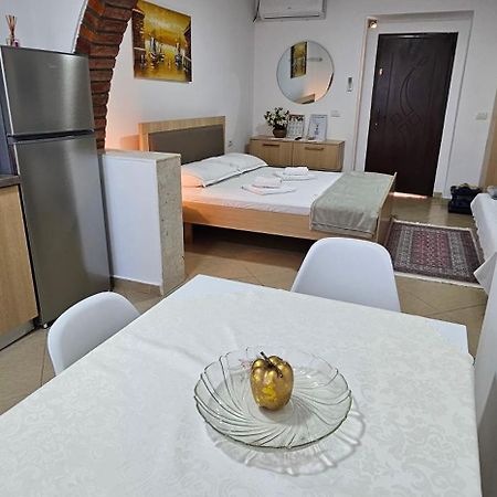 Aliaj Guest House Berat Exterior foto